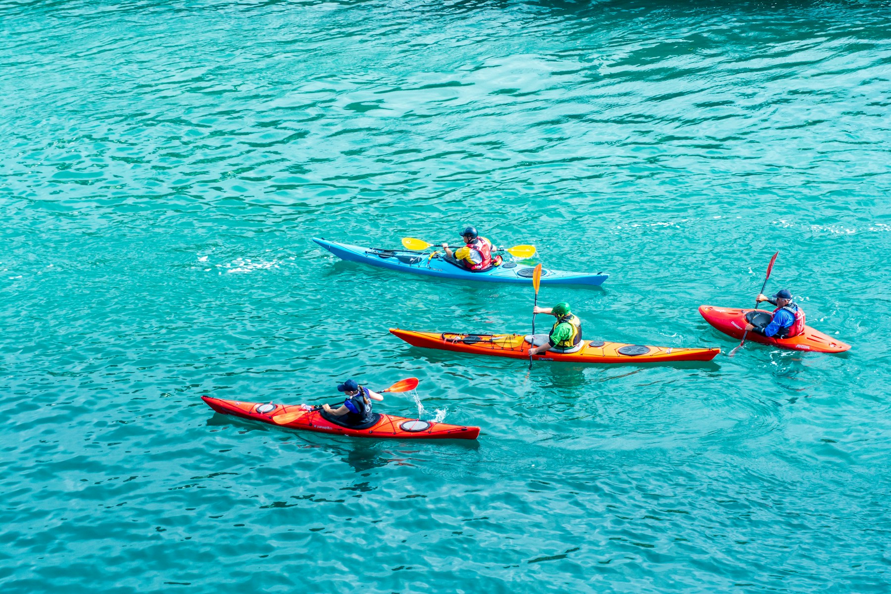 Départ d’un groupe en kayak